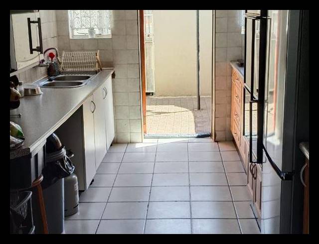 2 BEDROOM TOWNHOUSE FOR SALE IN GLEN MARAIS